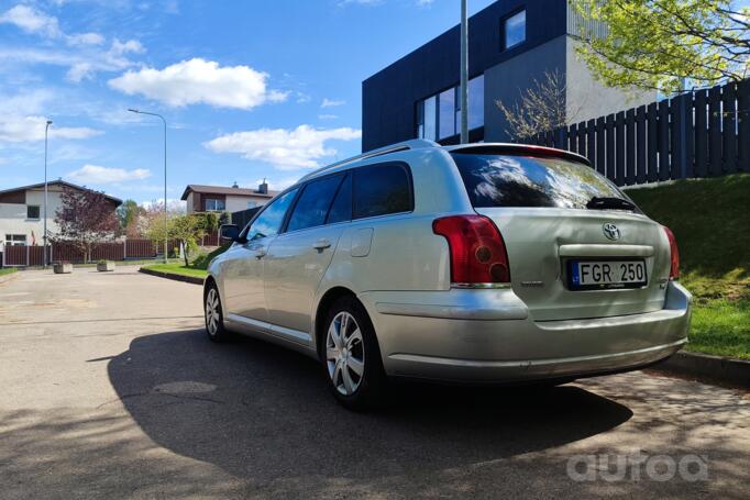 Toyota Avensis 2 generation wagon