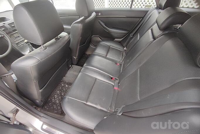 Toyota Avensis 2 generation wagon
