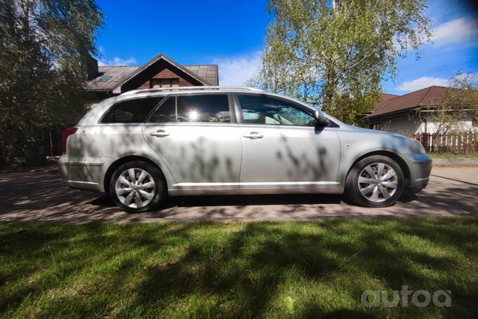 Toyota Avensis 2 generation wagon