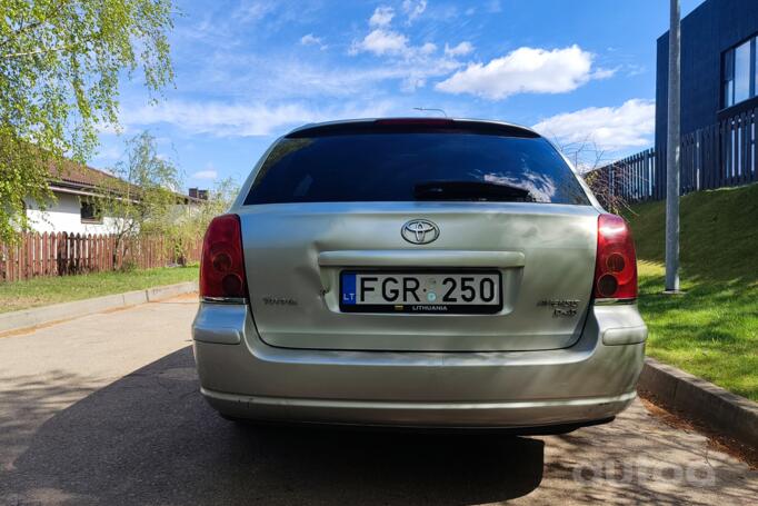 Toyota Avensis 2 generation wagon