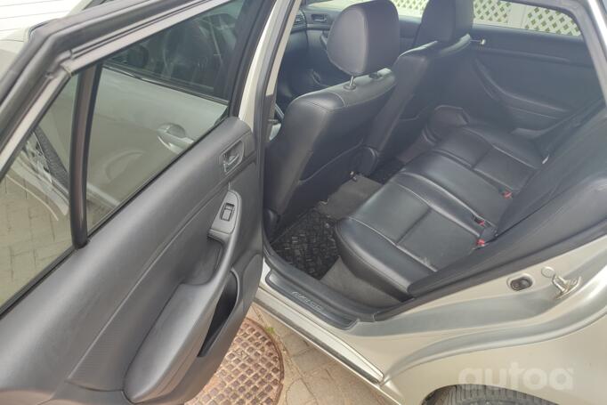 Toyota Avensis 2 generation wagon