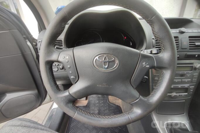 Toyota Avensis 2 generation wagon