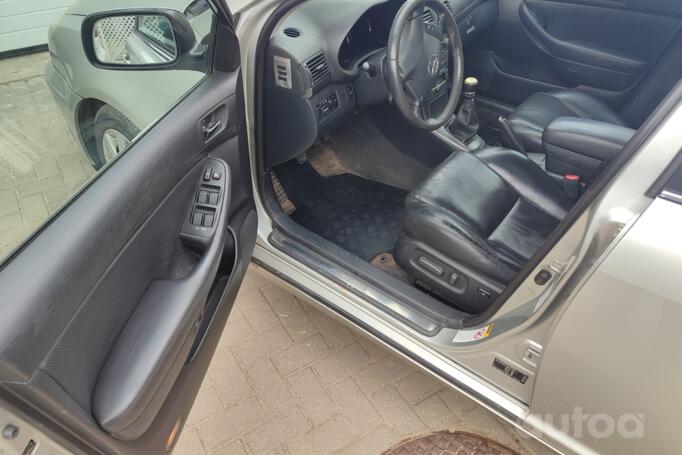 Toyota Avensis 2 generation wagon