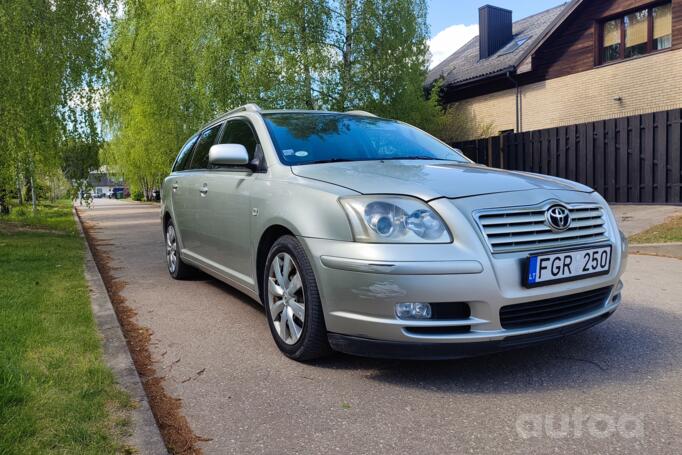 Toyota Avensis 2 generation wagon