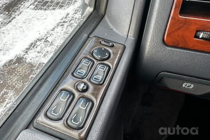 Mercedes-Benz V-Class W638 Minivan