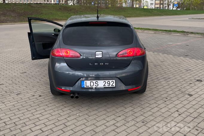 SEAT Leon 2 generation Hatchback 5-doors