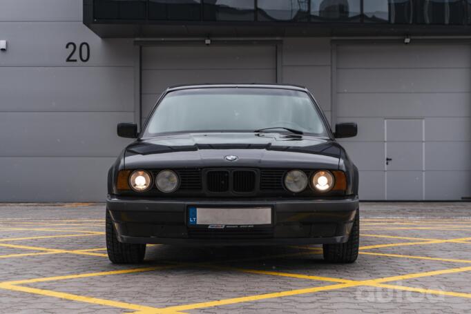BMW 5 Series E34 Sedan