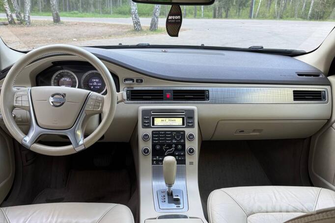 Volvo XC70 3 generation wagon
