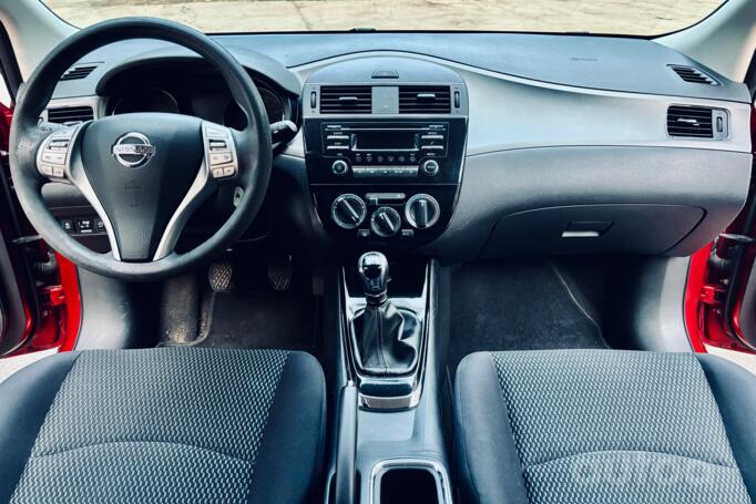 Nissan Pulsar NB17