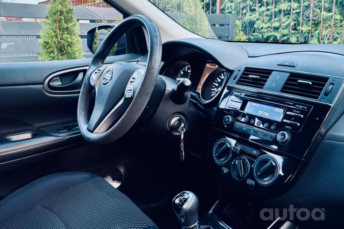 Nissan Pulsar NB17