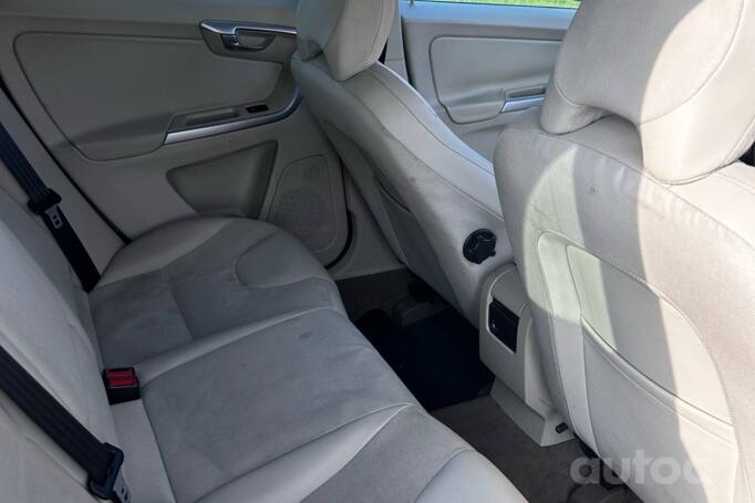 Volvo XC60 1 generation Crossover