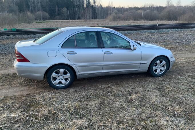 Mercedes-Benz C-Class W203/S203/CL203 Sedan