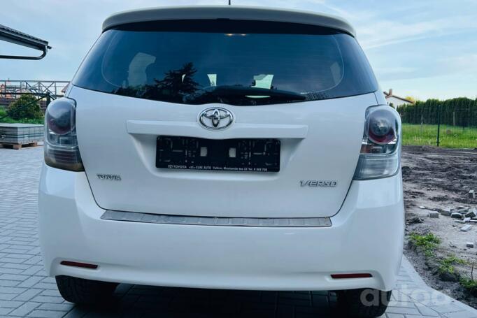 Toyota Verso 1 generation Minivan