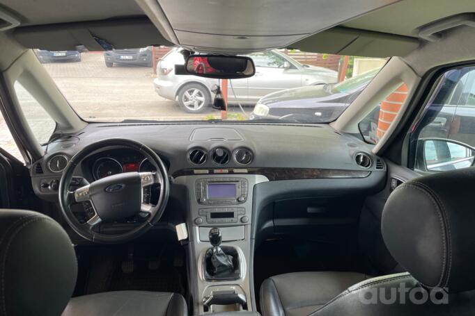 Ford Galaxy 2 generation Minivan