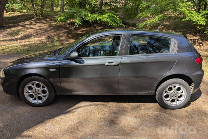 Alfa Romeo 147 2 generation Hatchback 5-doors