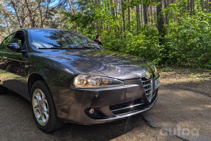 Alfa Romeo 147 2 generation Hatchback 5-doors