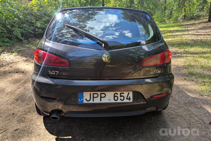 Alfa Romeo 147 2 generation Hatchback 5-doors