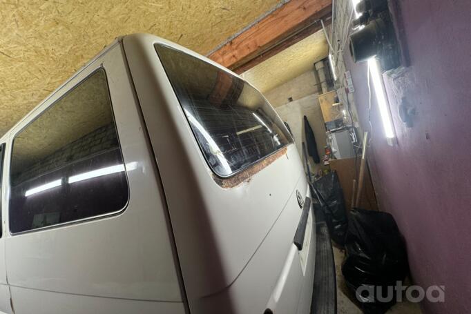 Volkswagen Transporter T4 Minivan 4-doors