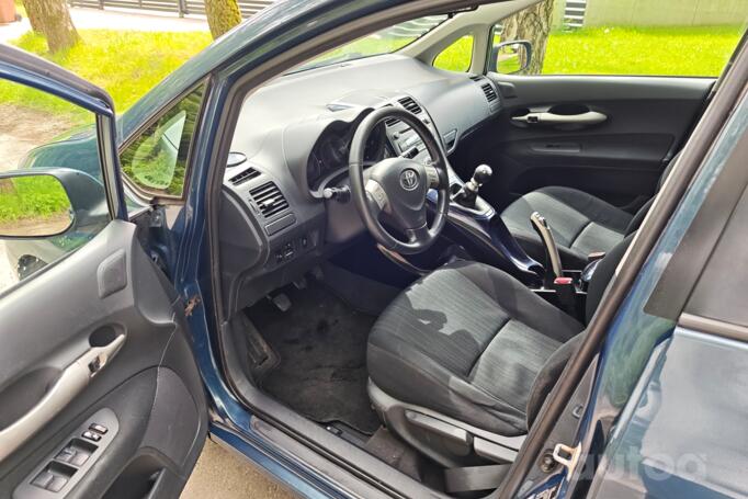 Toyota Auris 1 generation Hatchback 5-doors