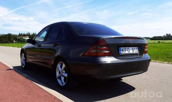 Mercedes-Benz C-Class W203/S203/CL203 Sedan