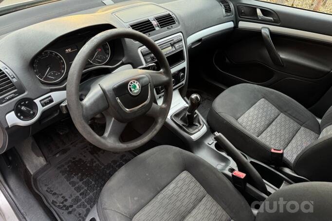 Skoda Octavia 2 generation [restyling] Combi wagon 5-doors
