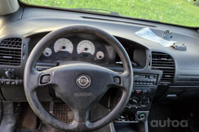 Opel Zafira A OPC minivan 5-doors