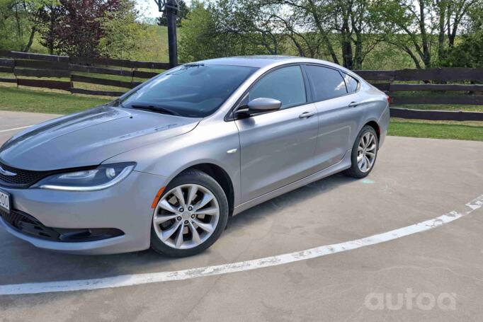 Chrysler 200