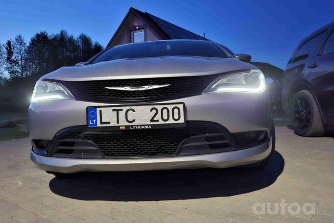 Chrysler 200