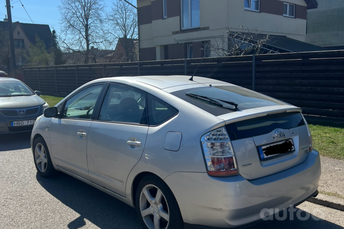 Toyota Prius 2 generation Hatchback