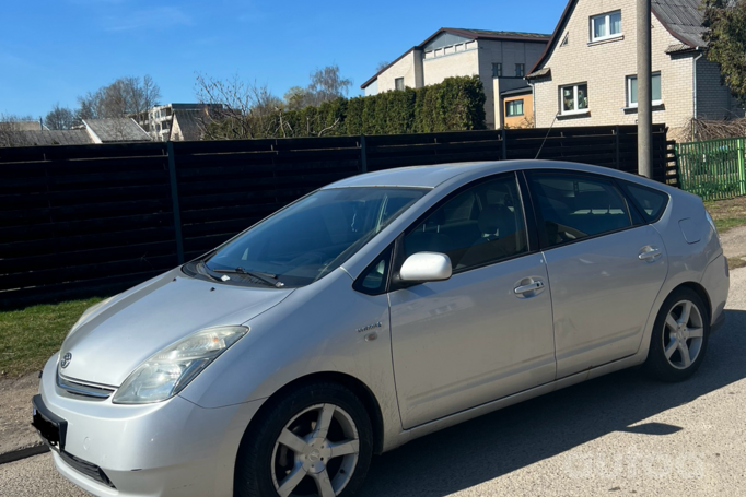 Toyota Prius 2 generation Hatchback