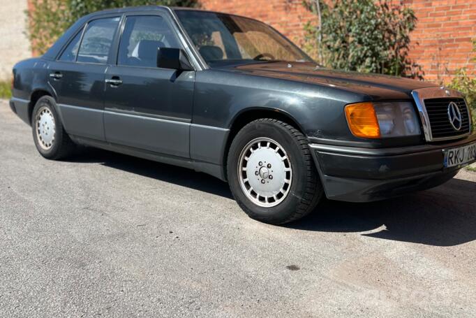 Mercedes-Benz W124 1 generation