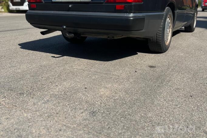 Mercedes-Benz W124 1 generation