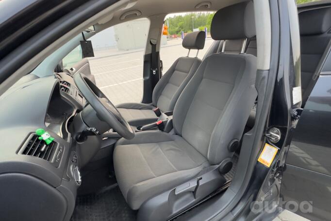 Volkswagen Golf 5 generation Hatchback 5-doors