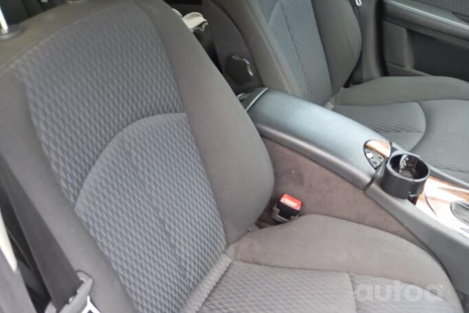 Mercedes-Benz E-Class W211/S211 wagon 5-doors
