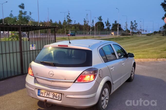 Opel Astra H Hatchback