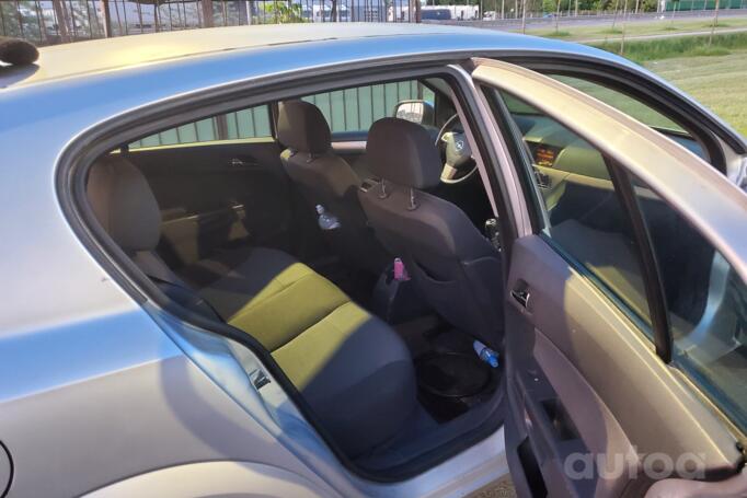 Opel Astra H Hatchback