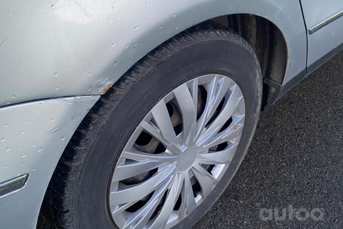 Volkswagen Passat B6 Sedan 4-doors