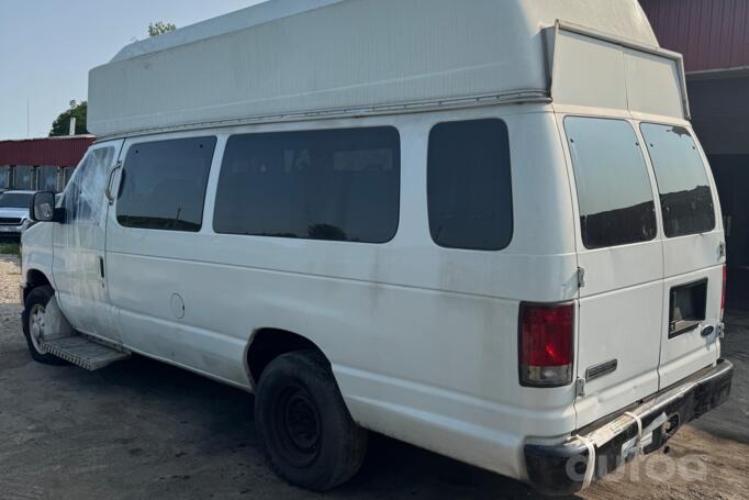 Ford E-series 4 generation Minivan