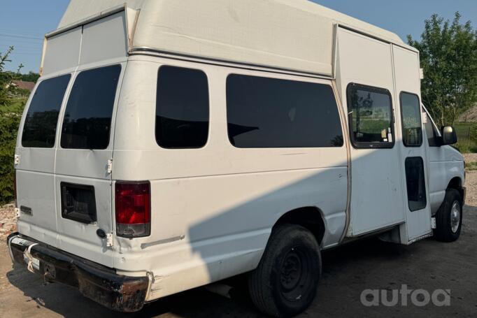 Ford E-series 4 generation Minivan