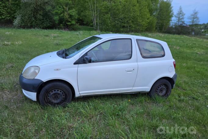 Toyota Yaris 1 generation