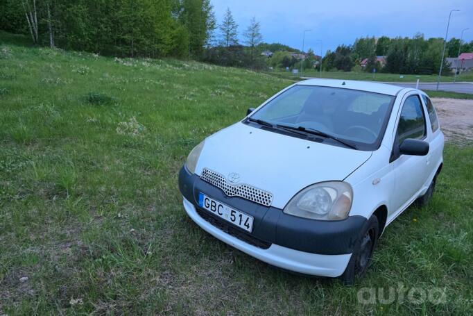 Toyota Yaris 1 generation