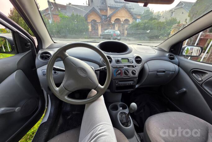 Toyota Yaris 1 generation