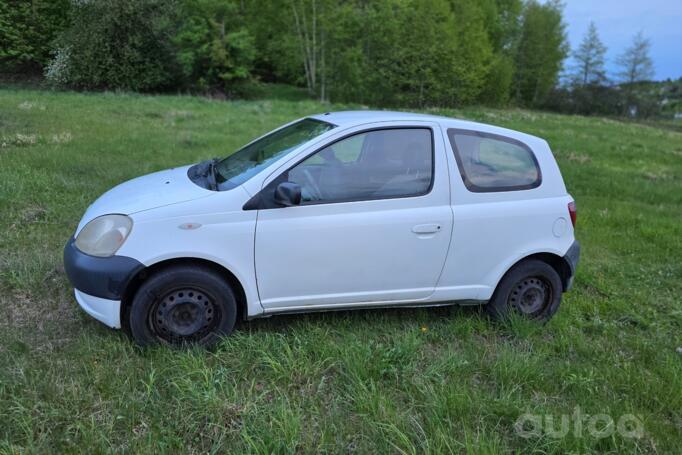 Toyota Yaris 1 generation