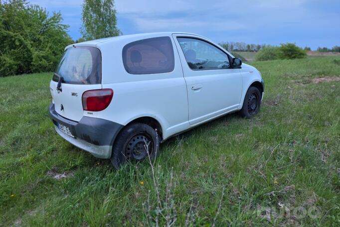 Toyota Yaris 1 generation