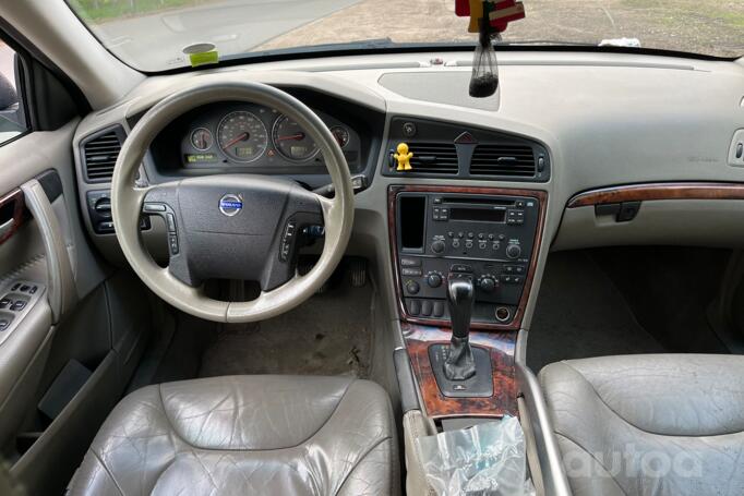 Volvo XC70 2 generation [restyling] wagon