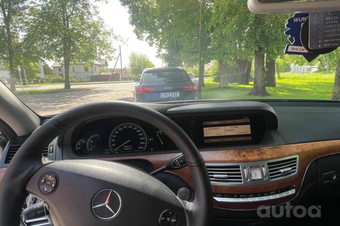 Mercedes-Benz S-Class W221 Sedan Long