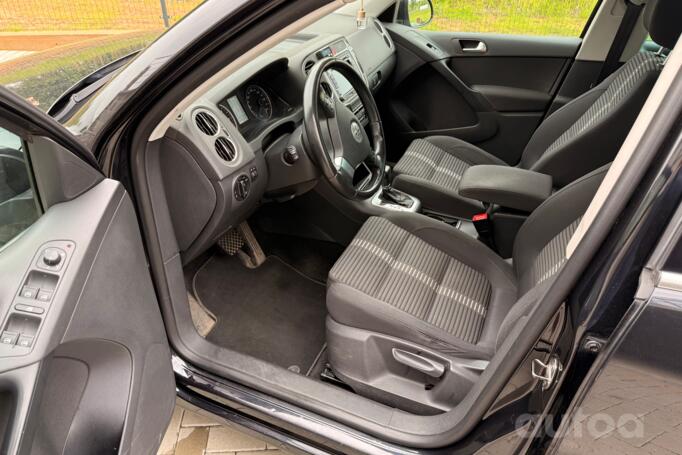 Volkswagen Tiguan 1 generation Crossover