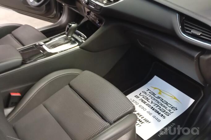 Opel Insignia B Sports Tourer wagon 5-doors