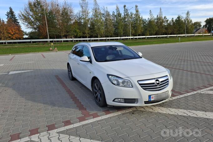 Opel Insignia A Sports Tourer OPC wagon 5-doors