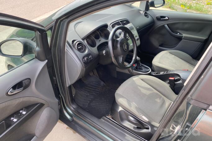 SEAT Toledo 3 generation Hatchback